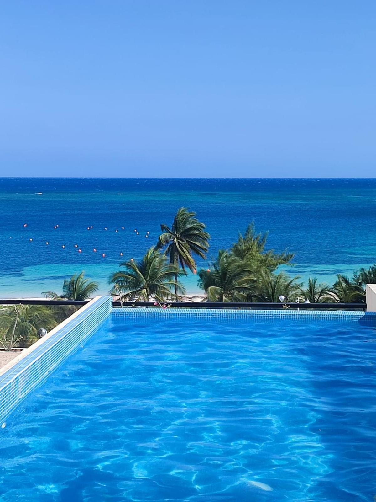 Modern 1 Bedroom Suite By Beach Great Location! Puerto Morelos Buitenkant foto