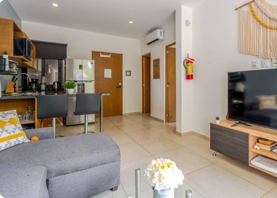 Modern 1 Bedroom Suite By Beach Great Location! Puerto Morelos Buitenkant foto